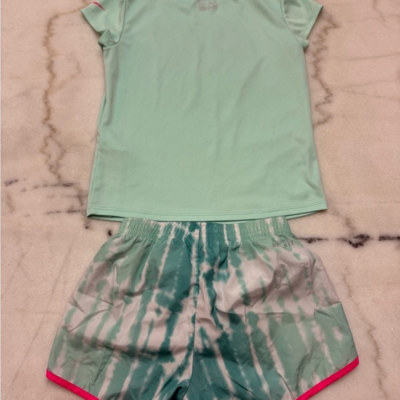 Nike Light Green Dri-FIT Set - Picture 2 of 7